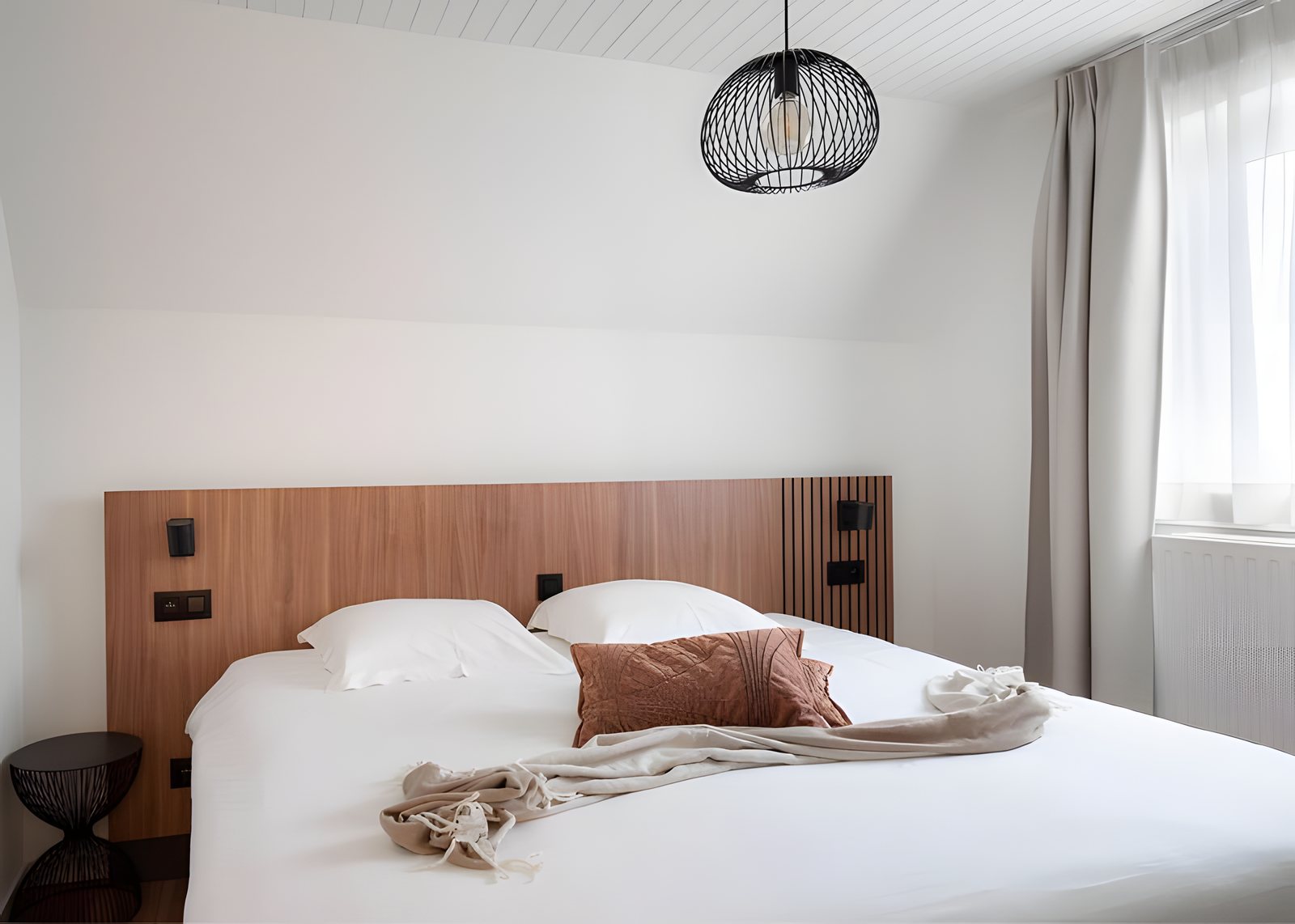 Chambre au coussin rose